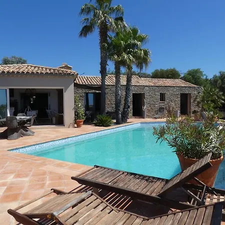 Homestay L'atelier *